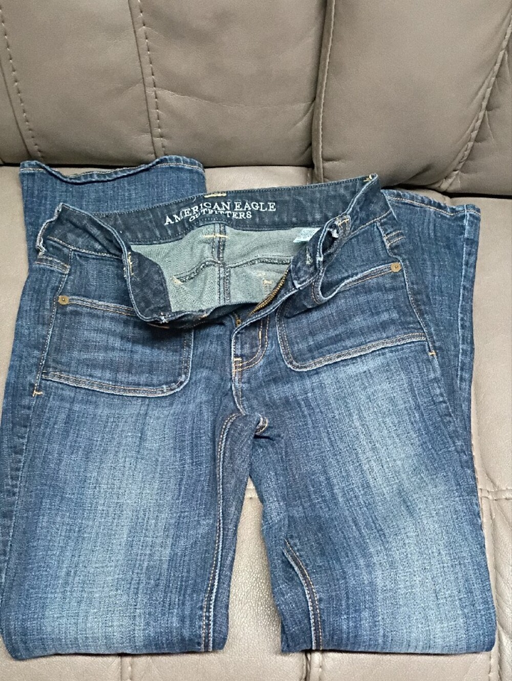 American Eagle Outfitters Dark Blue Denim Jeans with Contrast Stitching - Picture 3 of 5
